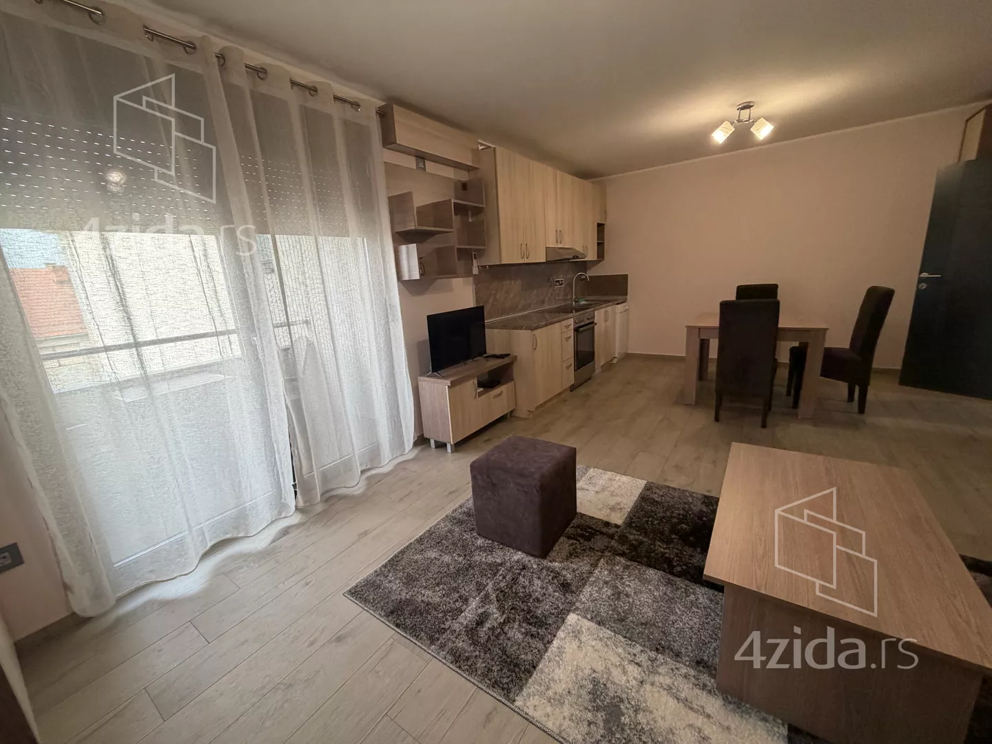 Jednoiposoban stan | 4zida