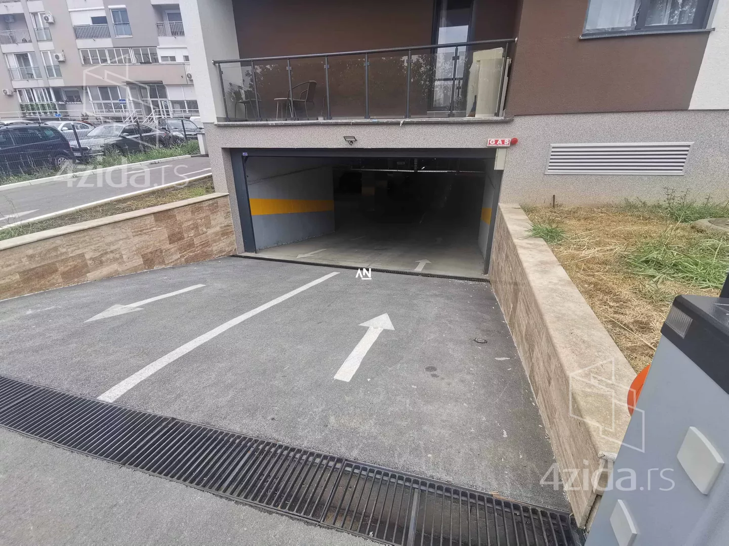 Garaža | 4zida