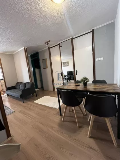 Kolumbova | 4zida.rs