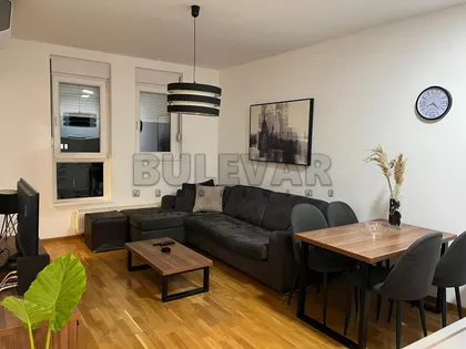 Sestre Baković | 4zida.rs