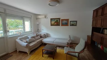 Trg Jakaba i Komora, bl. sinagoge | 4zida.rs