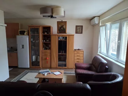 Crveni Pevac | 4zida.rs