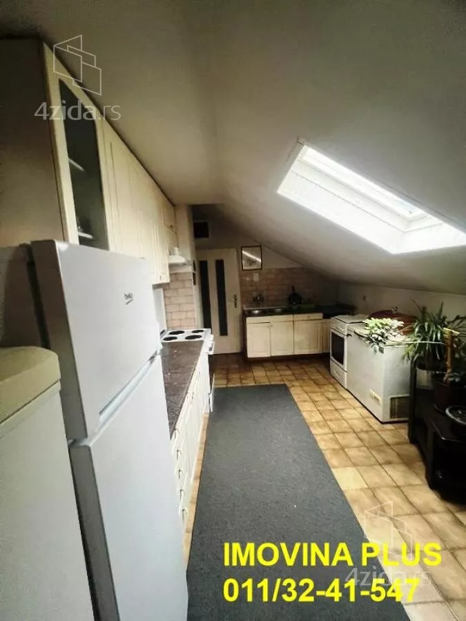 Troiposoban stan | 4zida