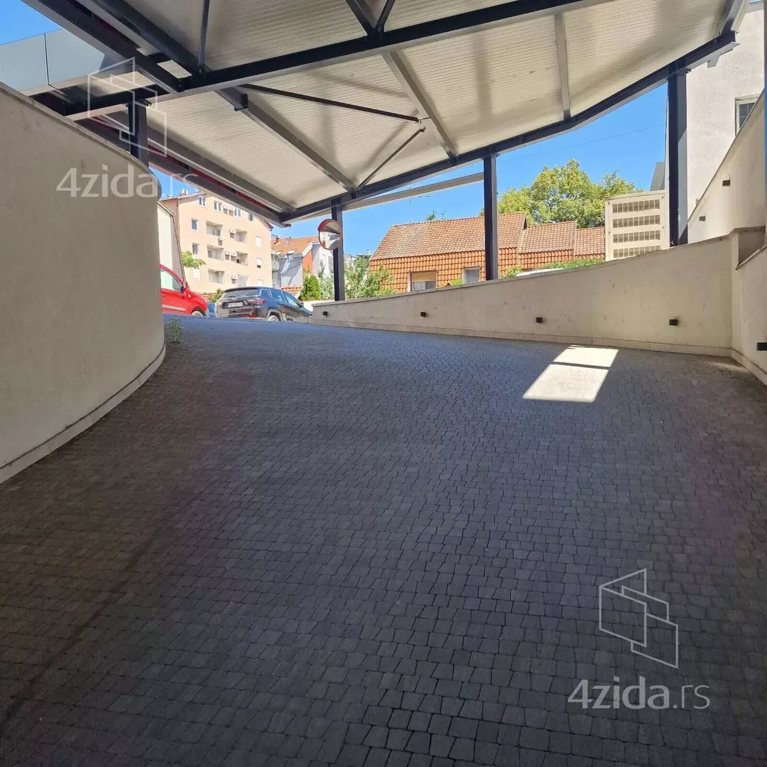 Garaža | 4zida