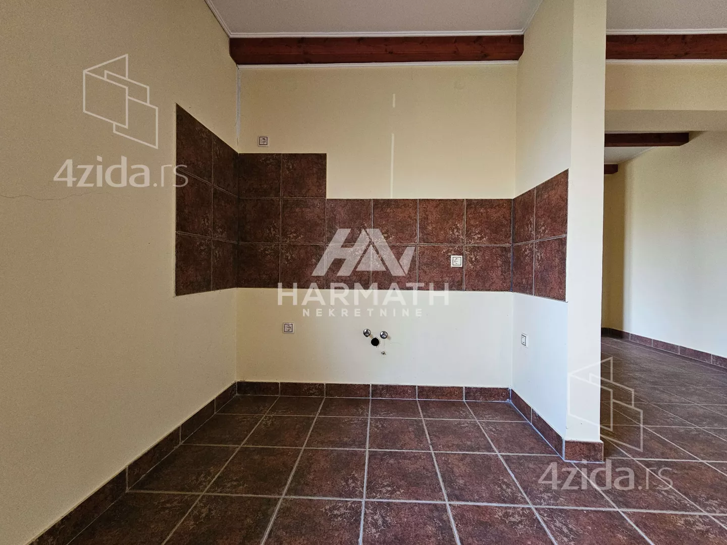 Poslovna zgrada | 4zida