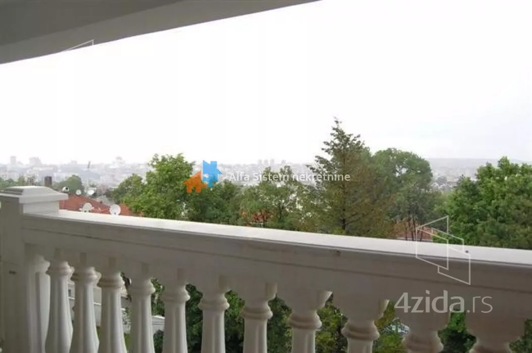 Šestosoban stan | 4zida