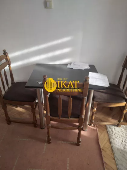 Ivana Sarića | 4zida.rs