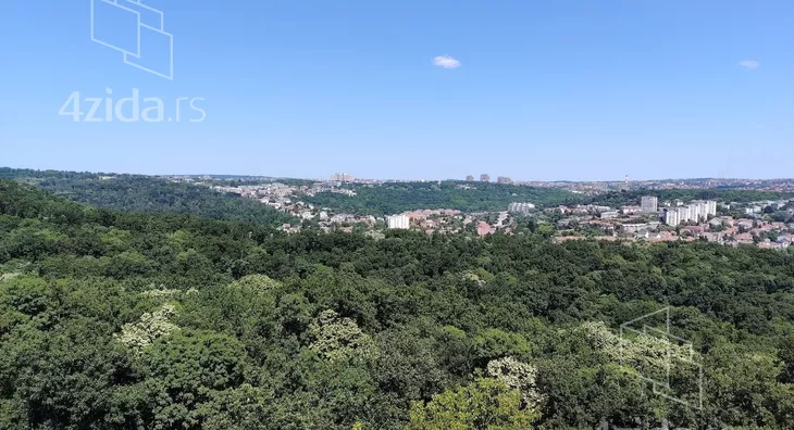 Četvoroiposoban stan | 4zida