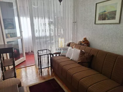 Petrarkina | 4zida.rs