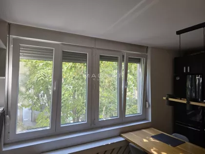 22. oktobra | 4zida.rs