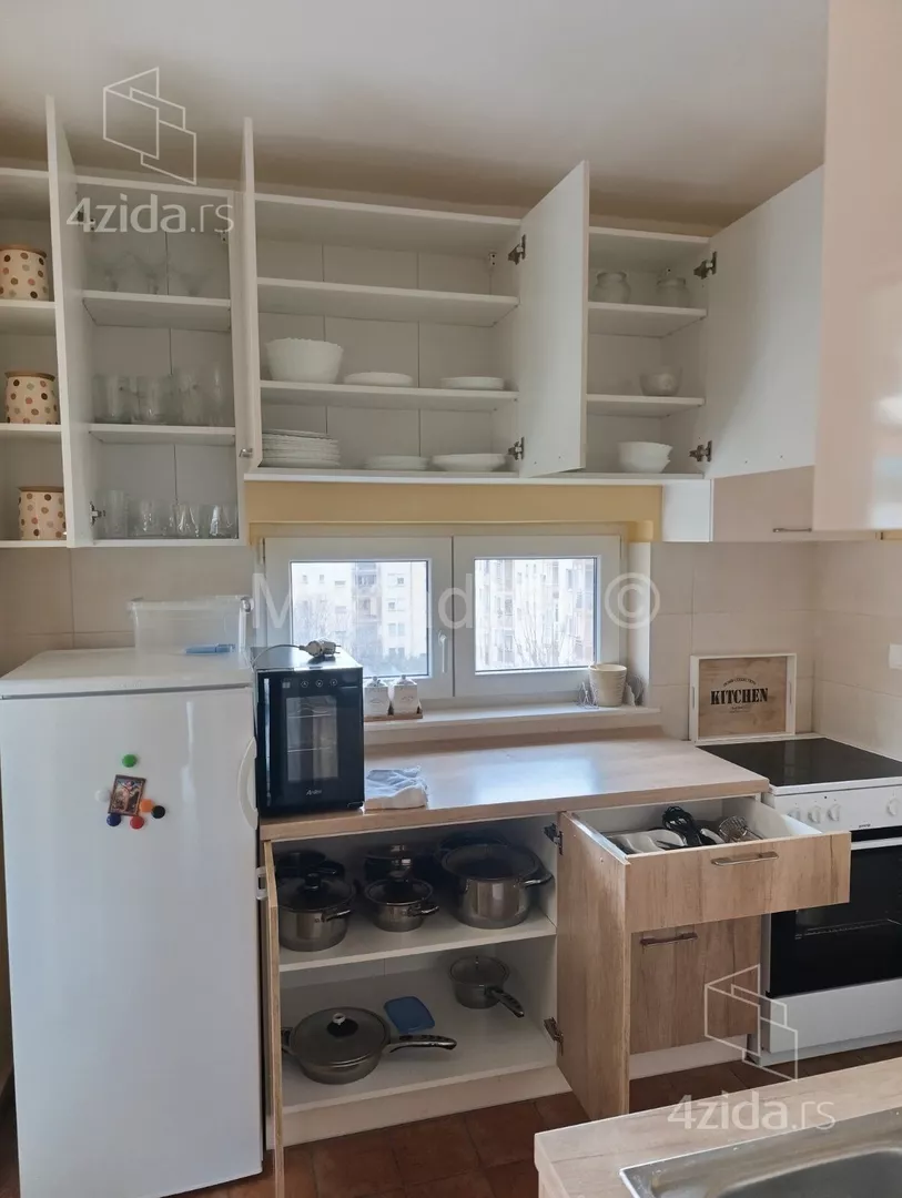 Troiposoban stan | 4zida