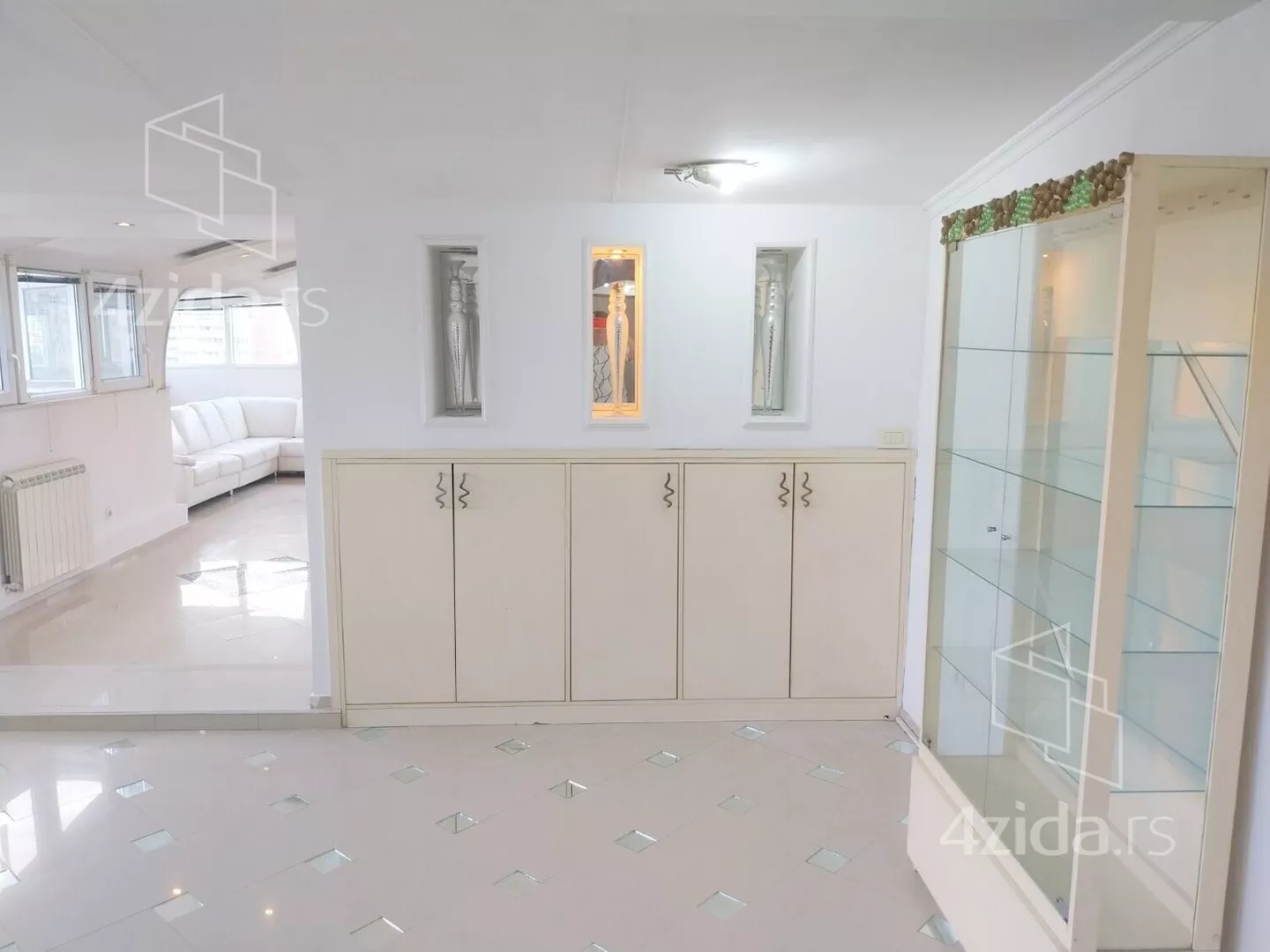 Troiposoban stan | 4zida