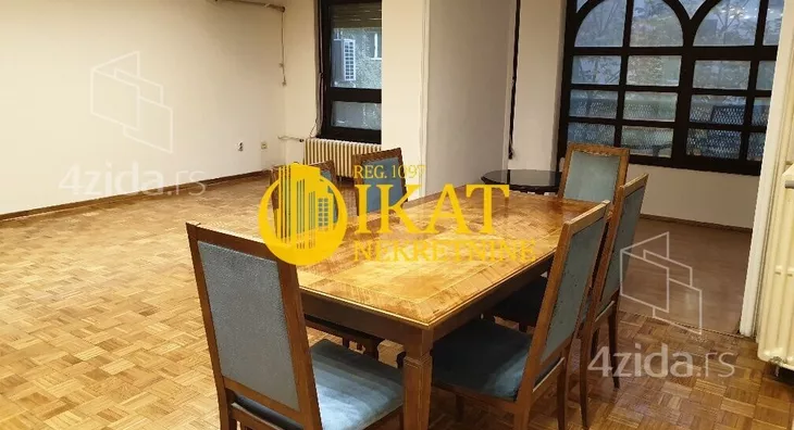 Četvoroiposoban stan | 4zida