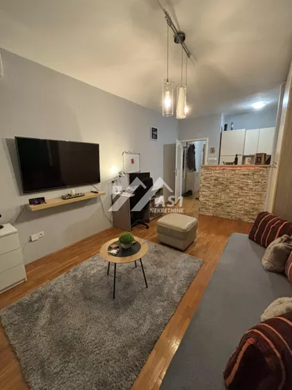 Valentina Vodnika | 4zida.rs