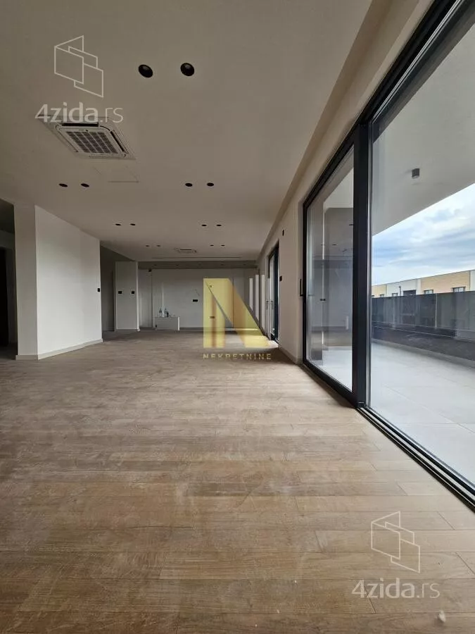 Petosoban stan | 4zida