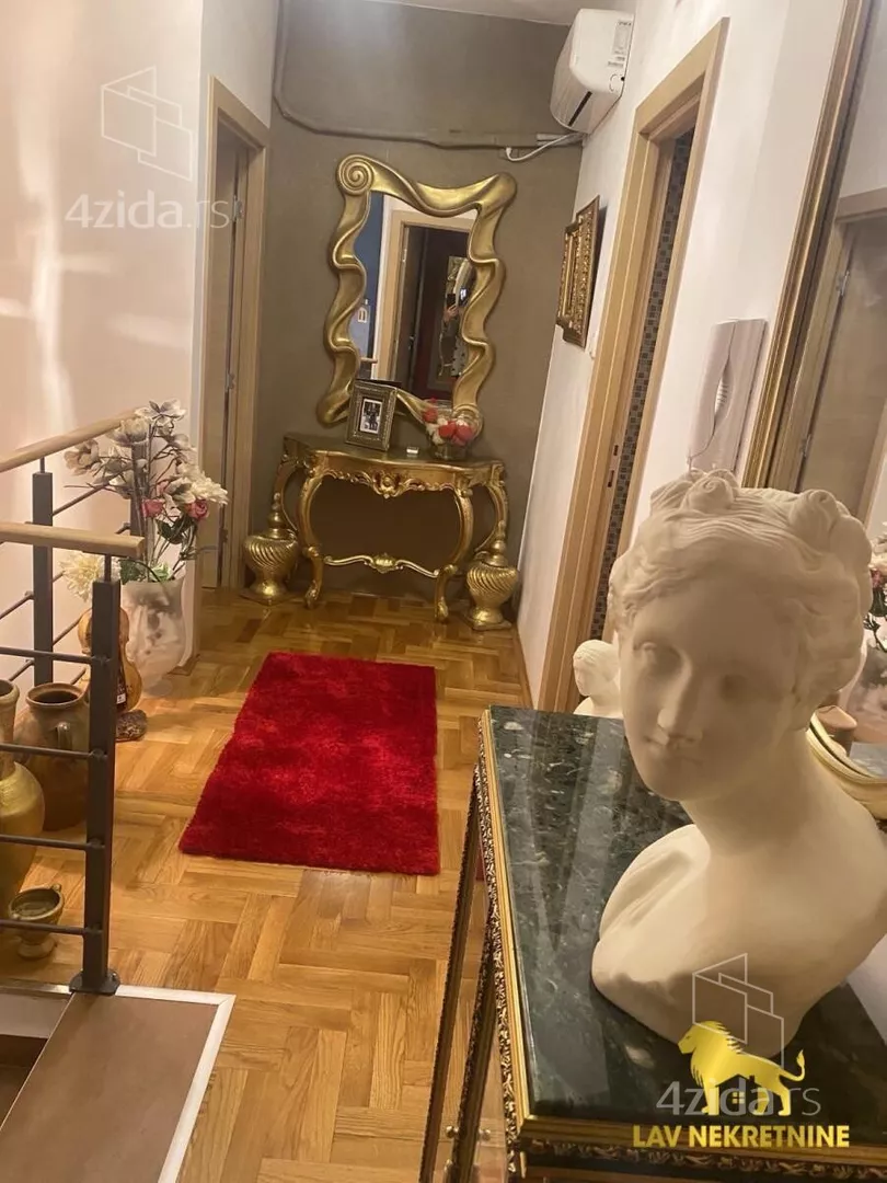 Četvoroiposoban stan | 4zida