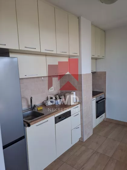 Trg Kosturnica | 4zida.rs