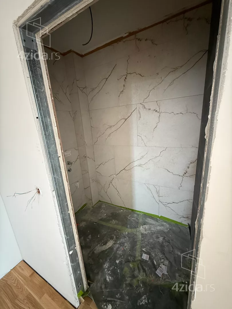 Šestosoban stan | 4zida