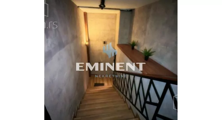 Šestosoban stan | 4zida