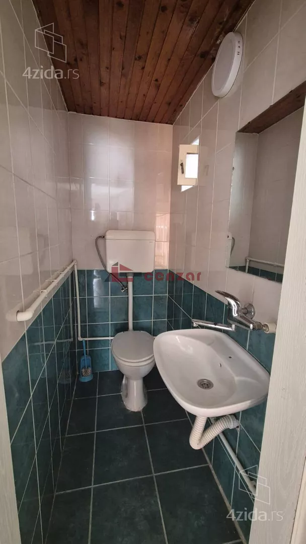 Poslovna zgrada | 4zida