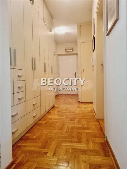 Gramšijeva | 4zida.rs