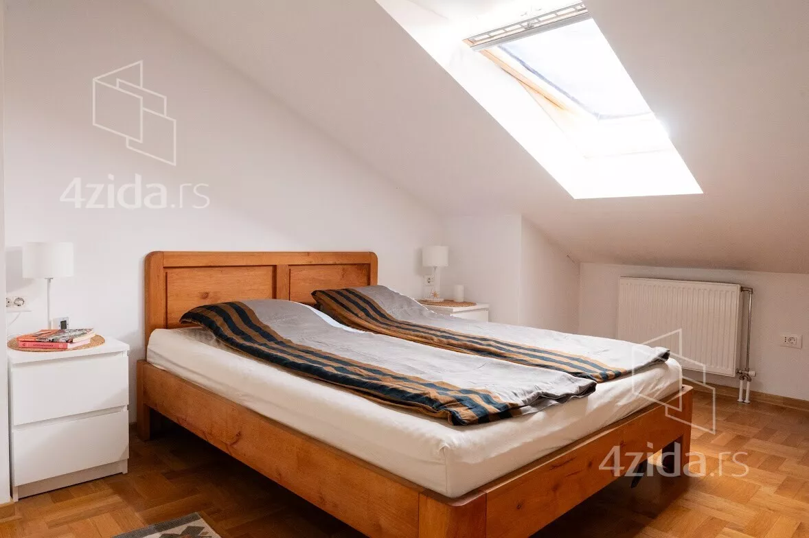 Četvoroiposoban stan | 4zida