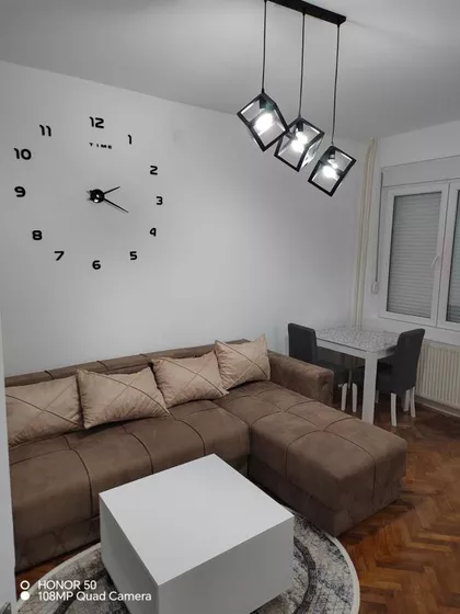 Dušanov Bazar | 4zida.rs