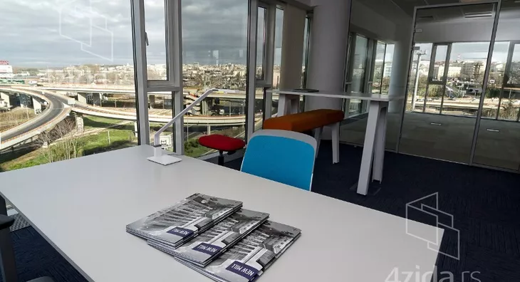 Poslovna zgrada | 4zida