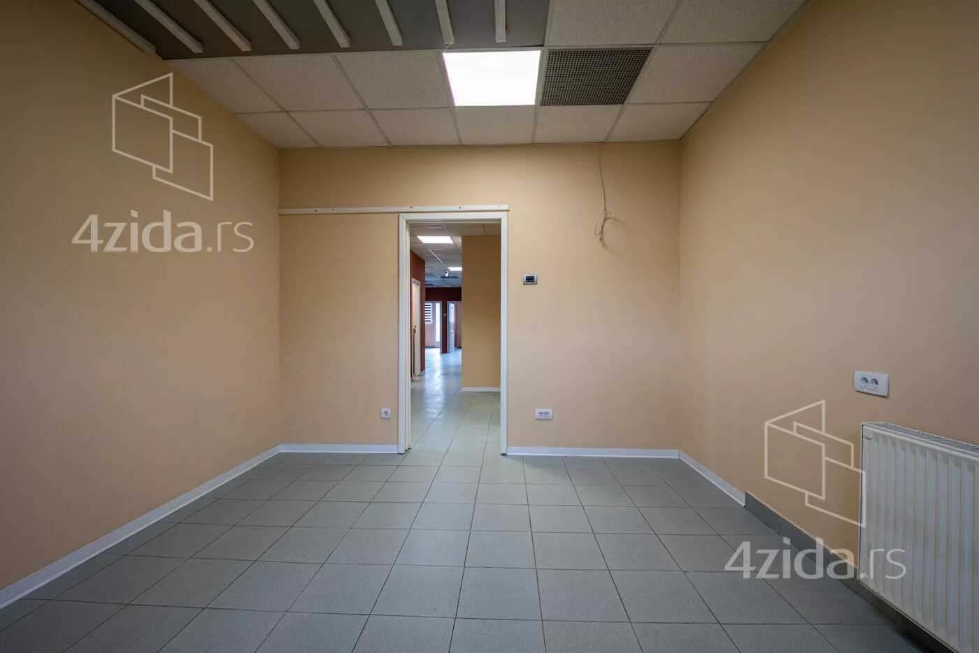 Poslovna zgrada | 4zida