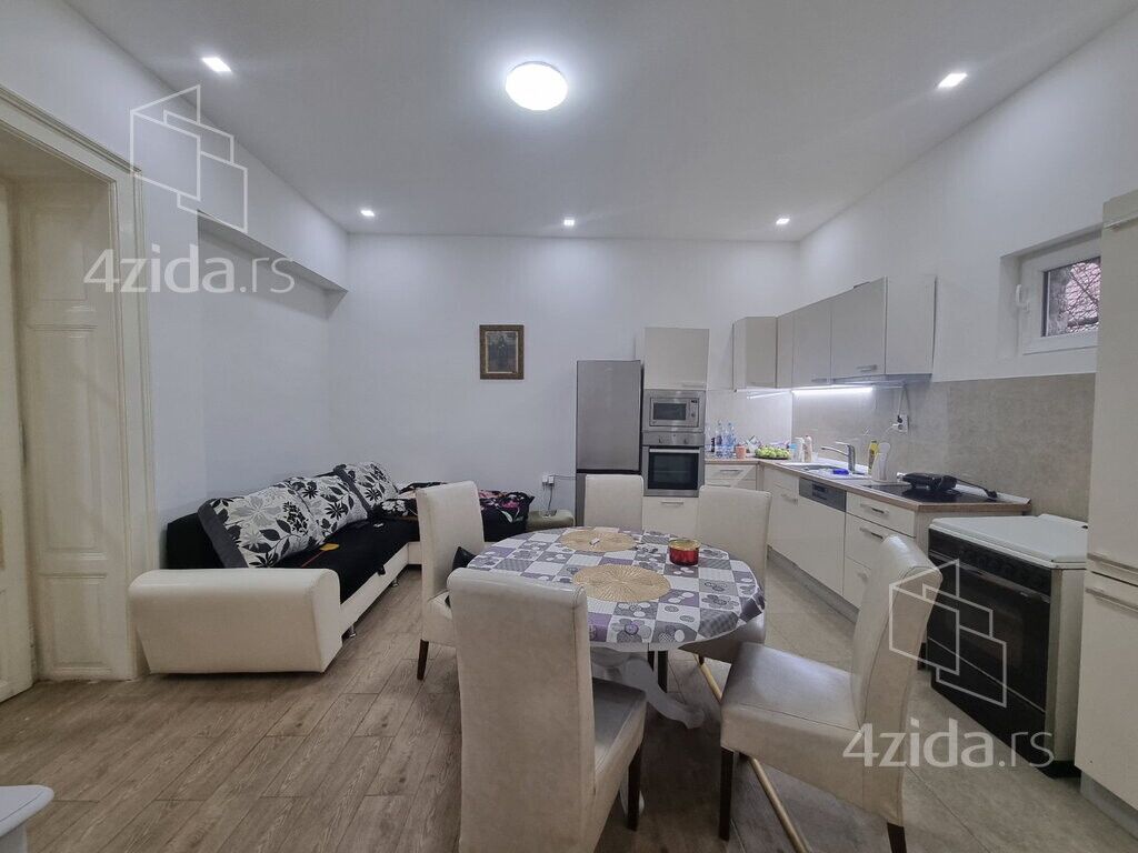 Appartamento 2 locali, 112 m²