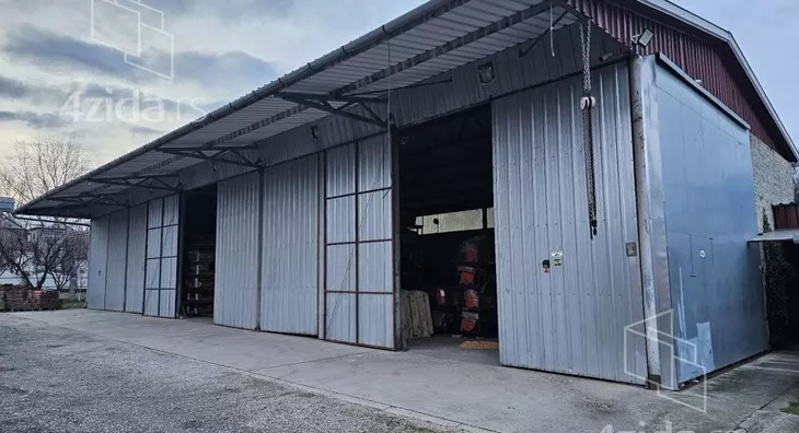 Poslovna zgrada | 4zida