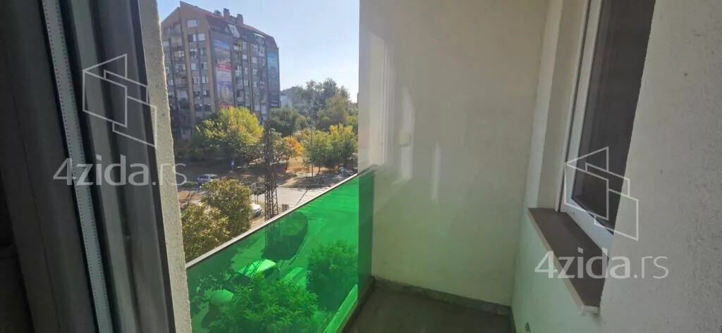 Šestosoban stan | 4zida