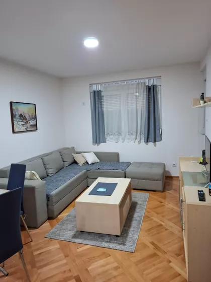 Jesenjinova 12b | 4zida.rs