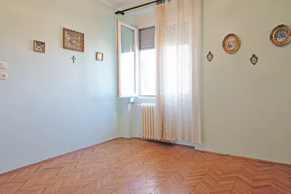 Pravni fakultet - Vračar | 4zida.rs