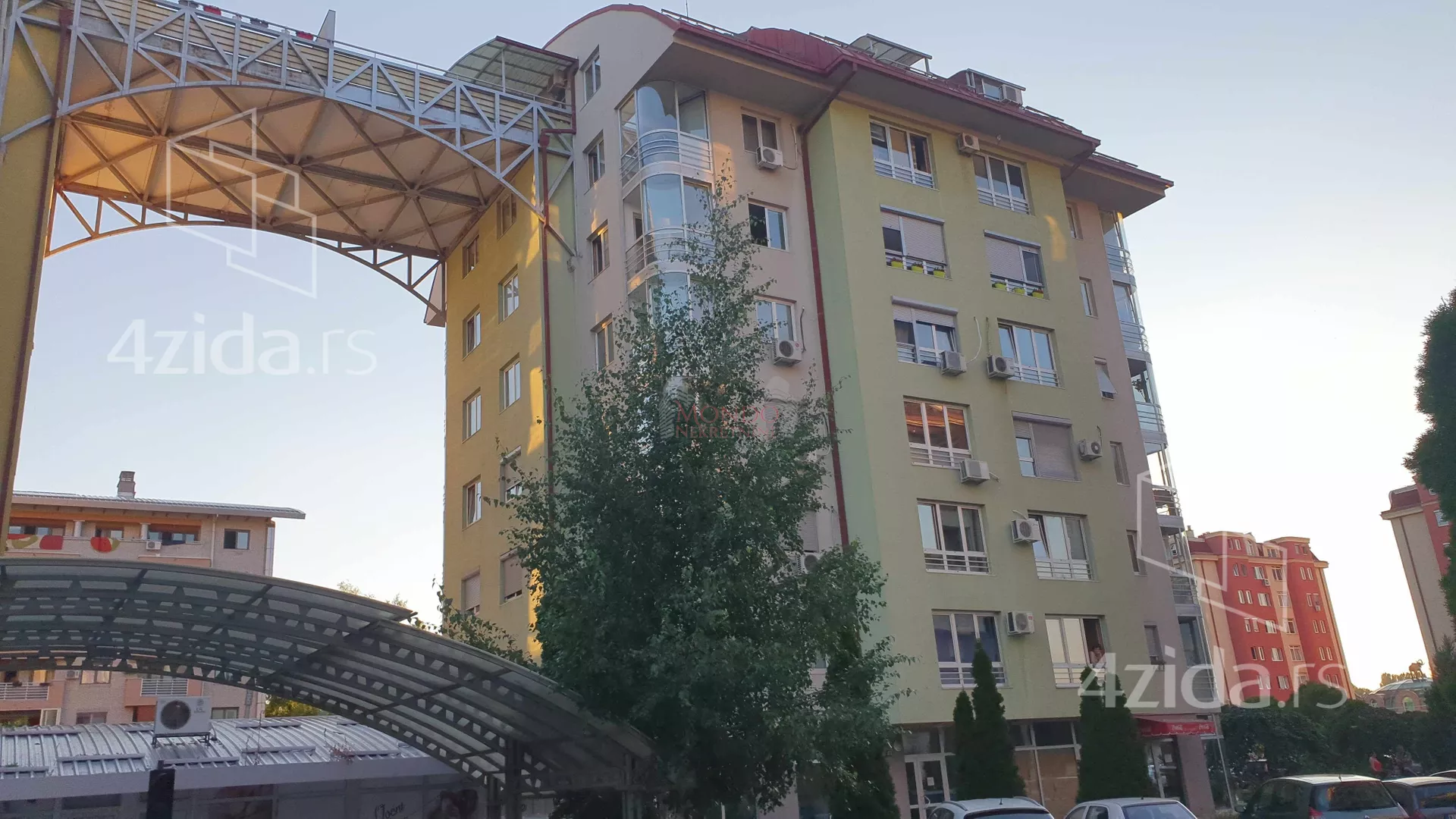Troiposoban stan | 4zida
