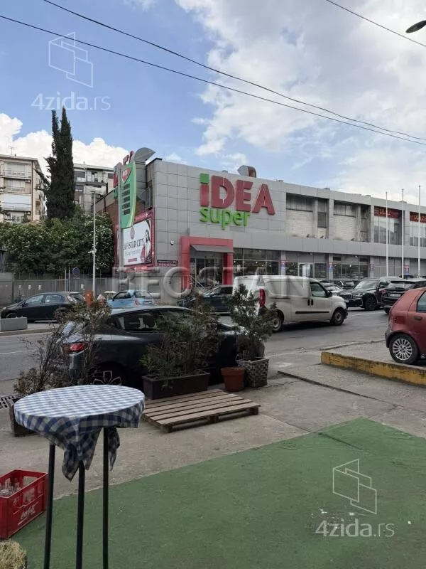 Lokal | 4zida