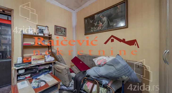 Četvoroiposoban stan | 4zida