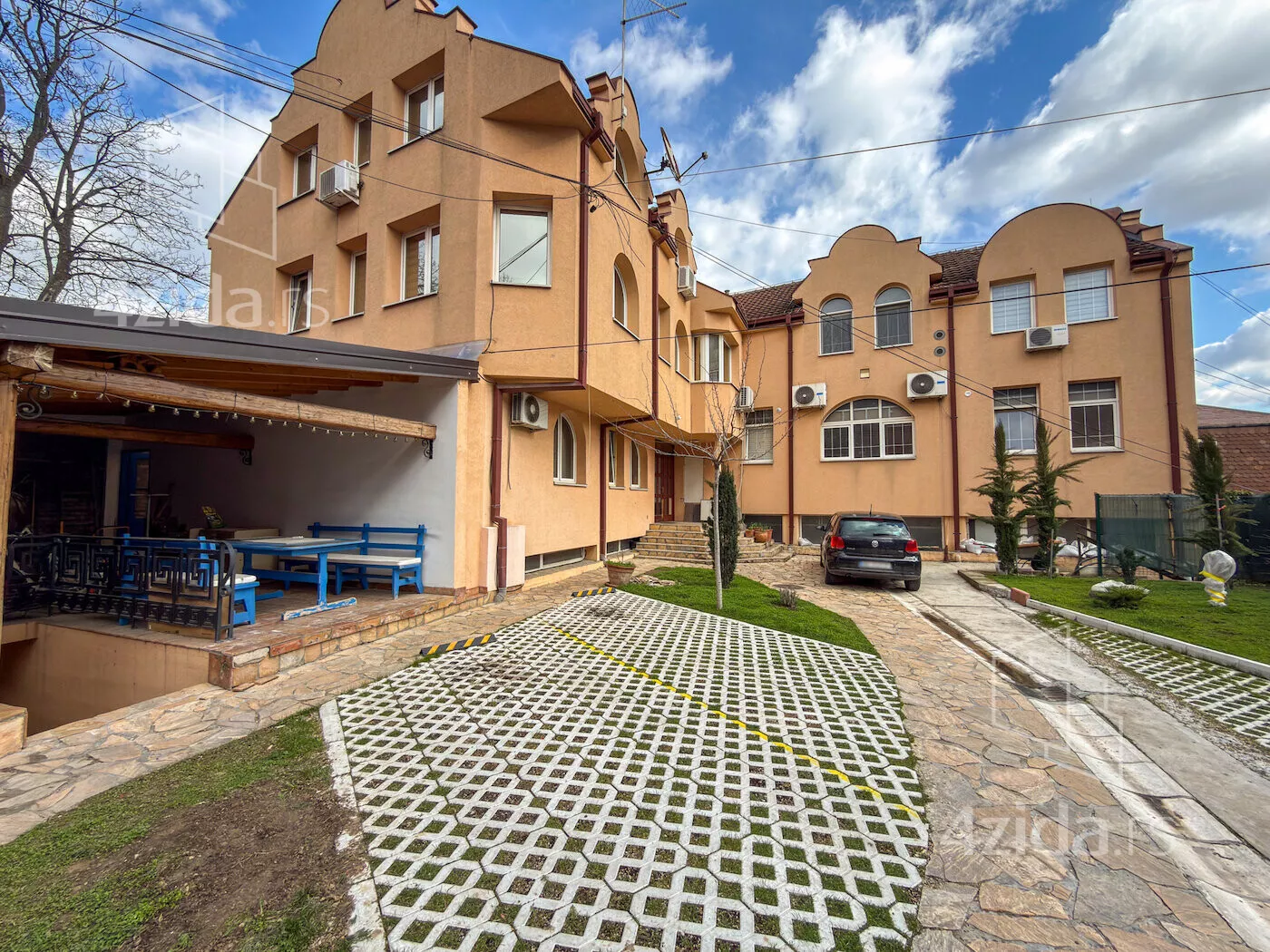 Poslovna zgrada | 4zida