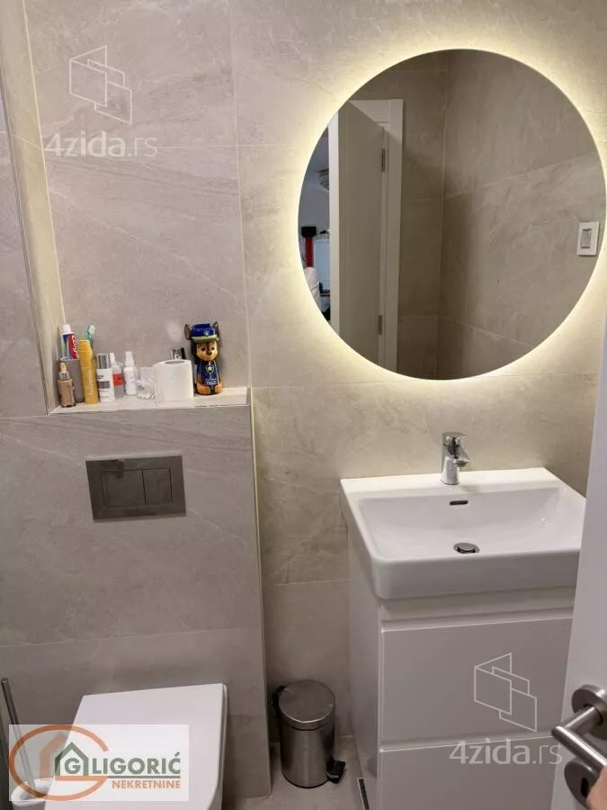 Petosoban stan | 4zida