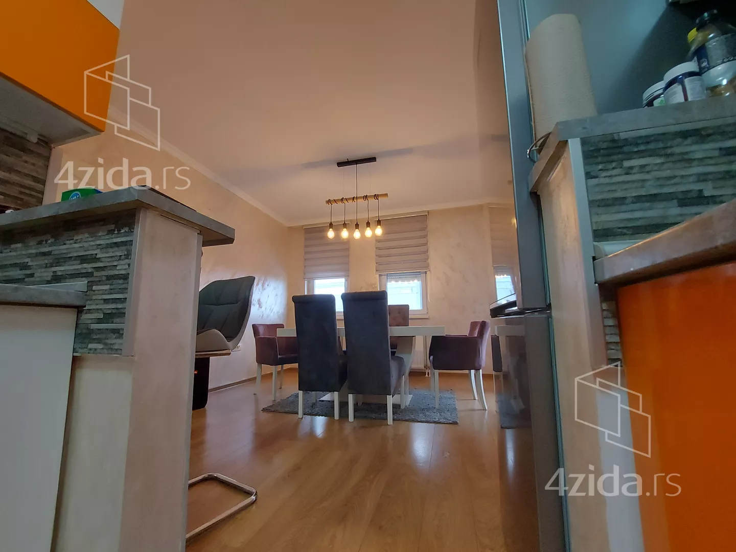 Troiposoban stan | 4zida