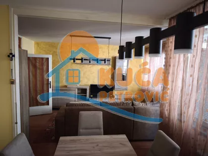 Cara Uroša | 4zida.rs