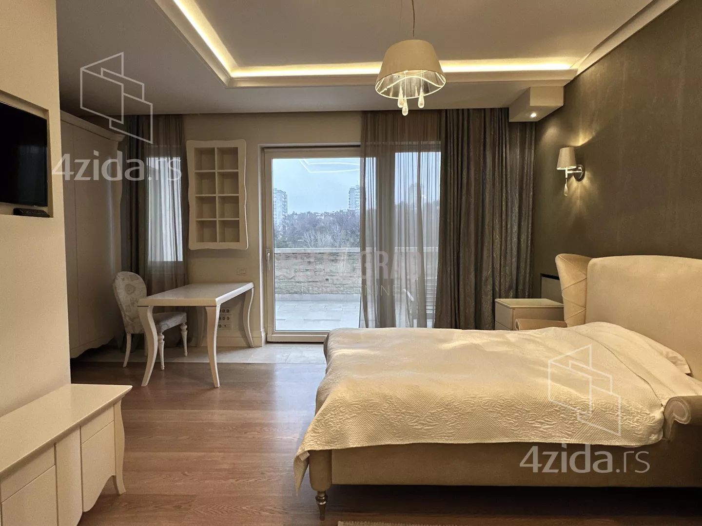 Četvoroiposoban stan | 4zida