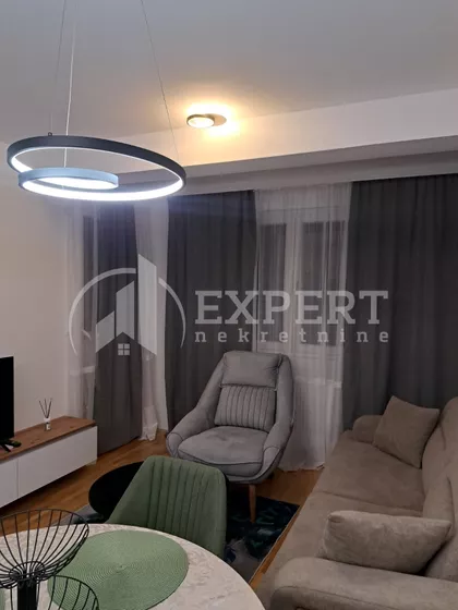 Taska Uzunovića | 4zida.rs