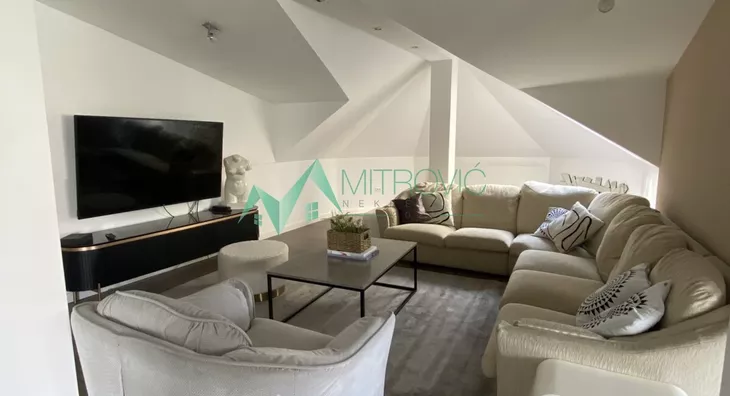 Četvoroiposoban stan | 4zida