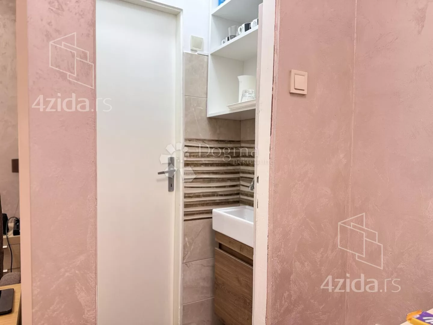 Lokal | 4zida