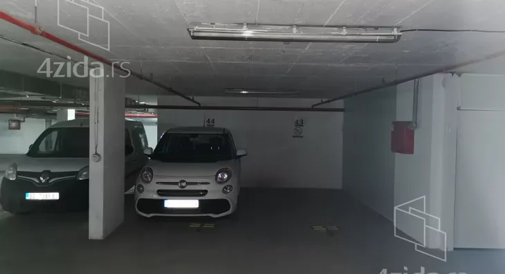 Parking | 4zida