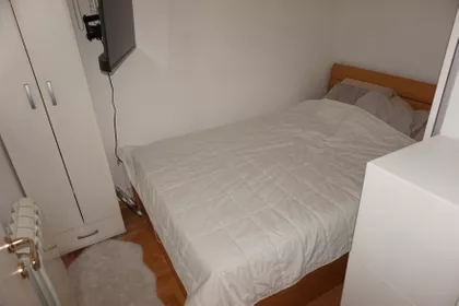 Učiteljsko Naselje | 4zida.rs