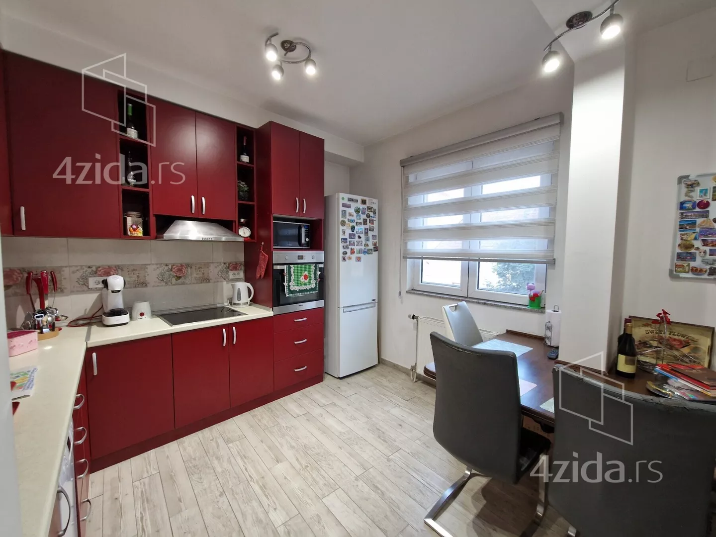 Četvoroiposoban stan | 4zida