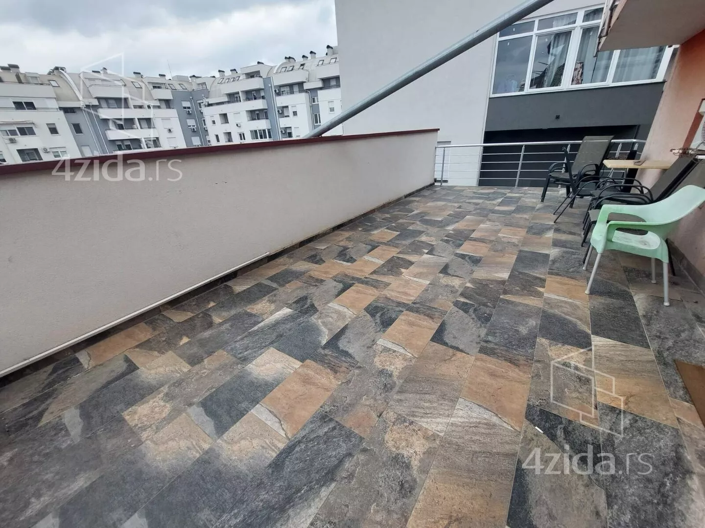 Četvorosoban stan | 4zida