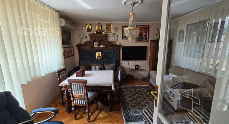 Troiposoban stan | 4zida